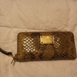 Michael Kors Wallet Wristlet
